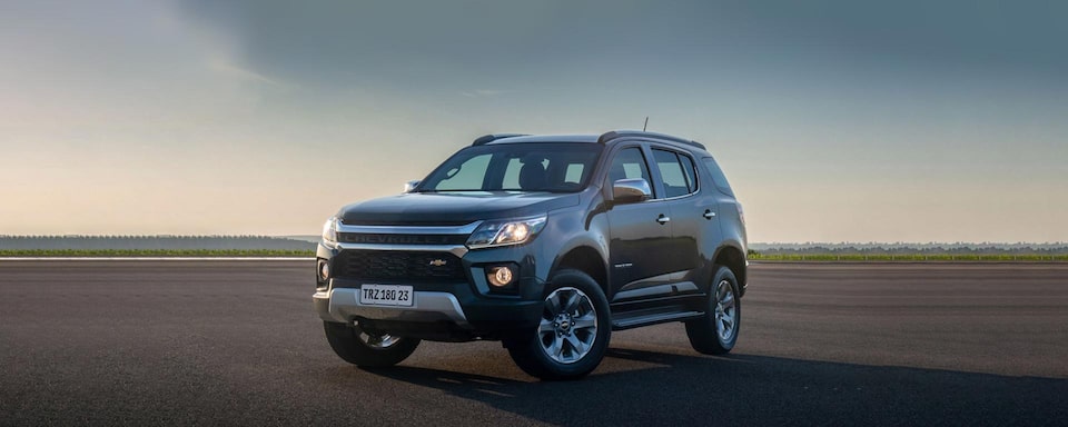 Novo SUV Trailblazer com para-choque redesenhado e rodas aro 18"