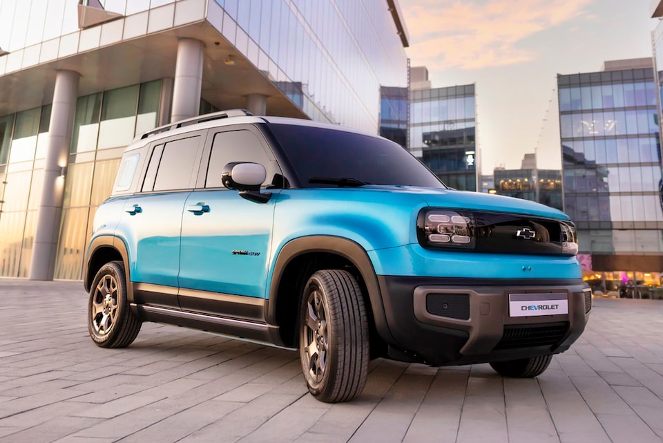 Spark EV na cor azul